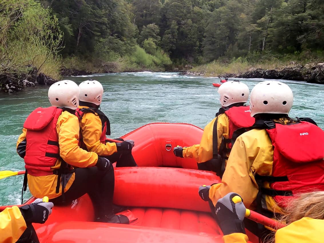 Rafting light en el río Manso