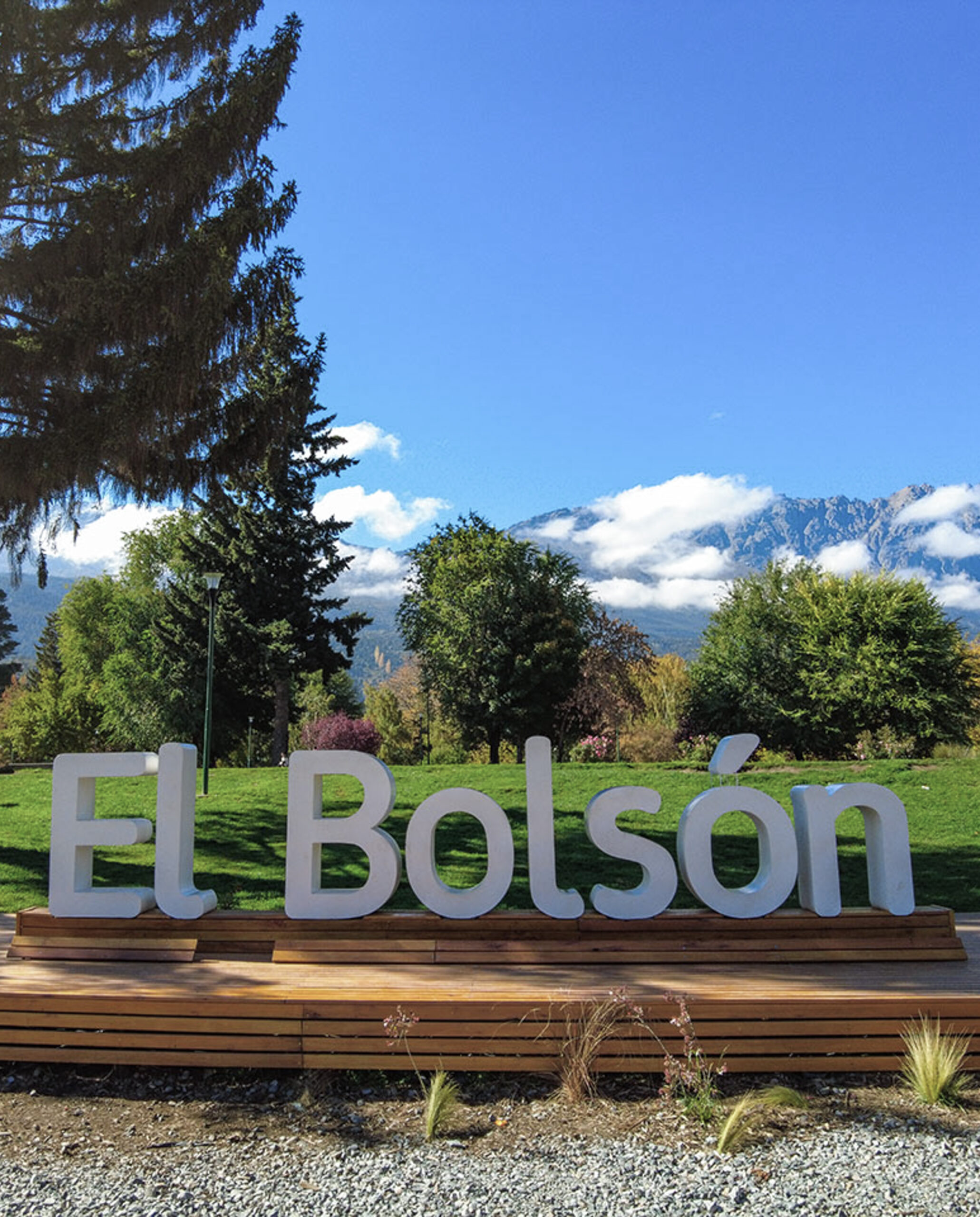 1 A Plaza-Pagano-El-Bolson-Ph-Comarca-Una