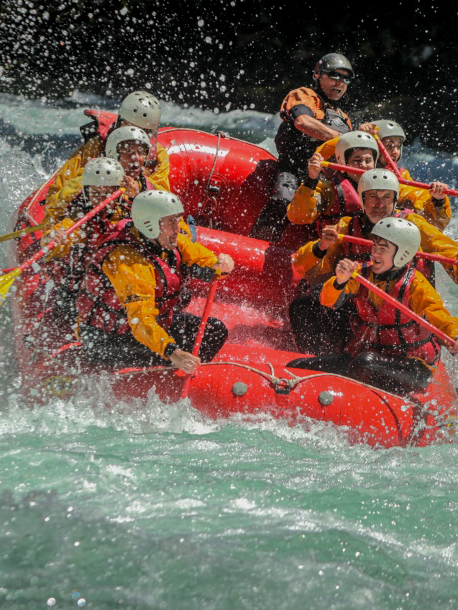 1 C RaftingAlLimiteconChile_image7_1140_1601674682 - copia