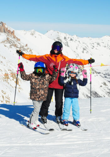 Escuelita de Ski y Snowboard: una jornada completa para los más chicos - Image 2