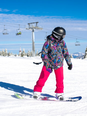 Escuelita de Ski y Snowboard: una jornada completa para los más chicos - Image 4