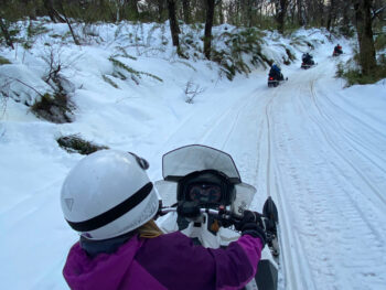 Travesía Diurna La Cueva: Moto de Nieve y Cuatriciclos en Bariloche sin Traslado